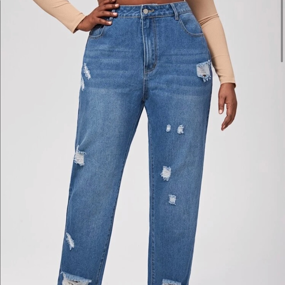 ❣️CLOSET CLEANOUT❣️
Curve Fashion 
Sizes L-2X
8-12